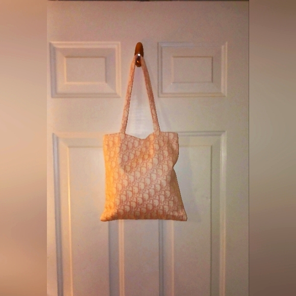 Christian Dior NWT Light Pink Tote With Snap Closure. - Picture 1 of 8